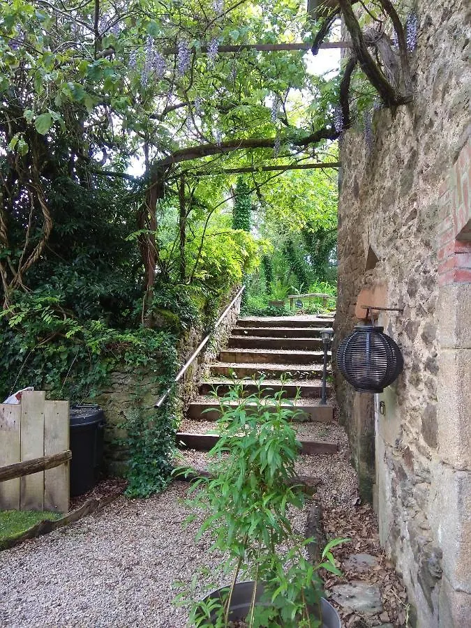 La Ferme Les Mamours La Bastide-l'Eveque Nocleg ze śniadaniem